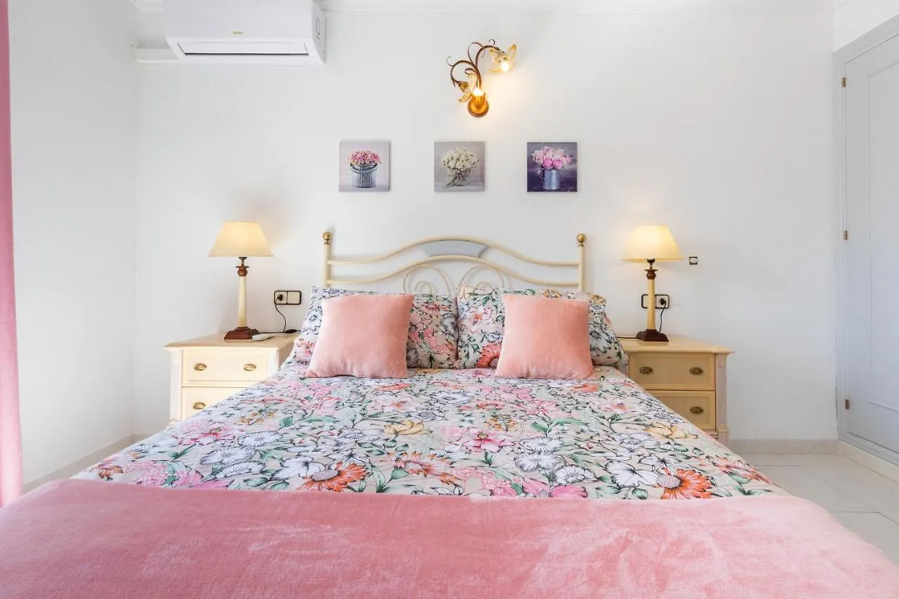 アパート Apartamento Adriana フエンヒロラ スペイン
